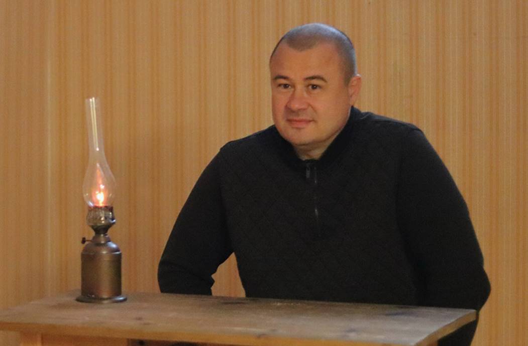 Регрессолог, Психолог, Гипнолог: Комплексный Подход к Исцелению Души и Разума